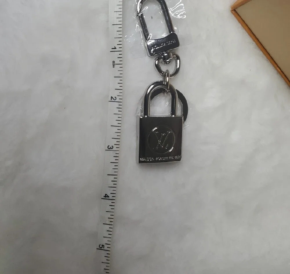 Silver Gunmetal Padlock Key Holder Inspir@d Fashion No Dust Bag Or Box Included*